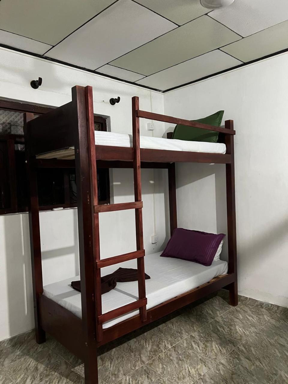 Honey Beach Hostel 니곰보 외부 사진