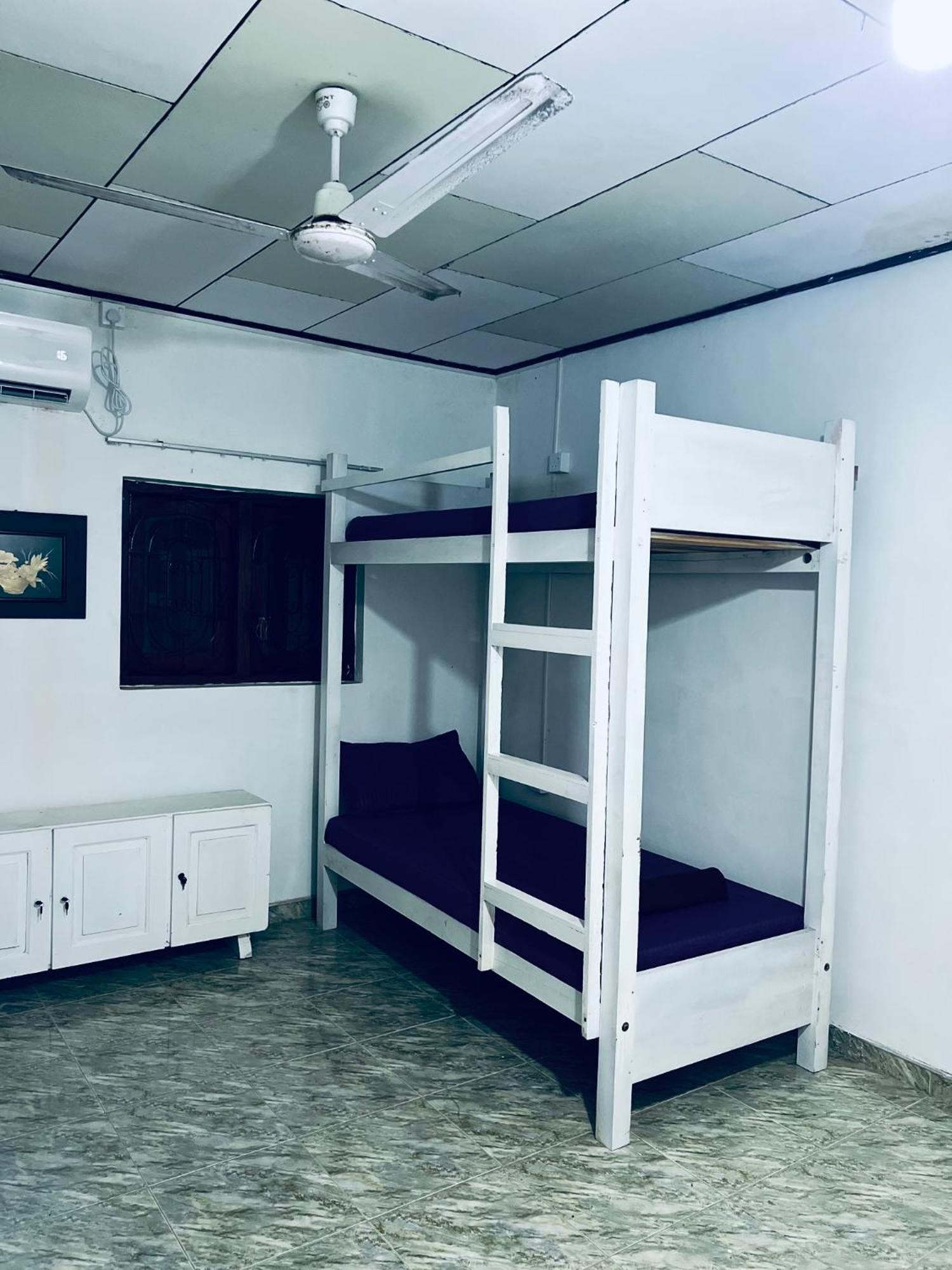 Honey Beach Hostel 니곰보 외부 사진