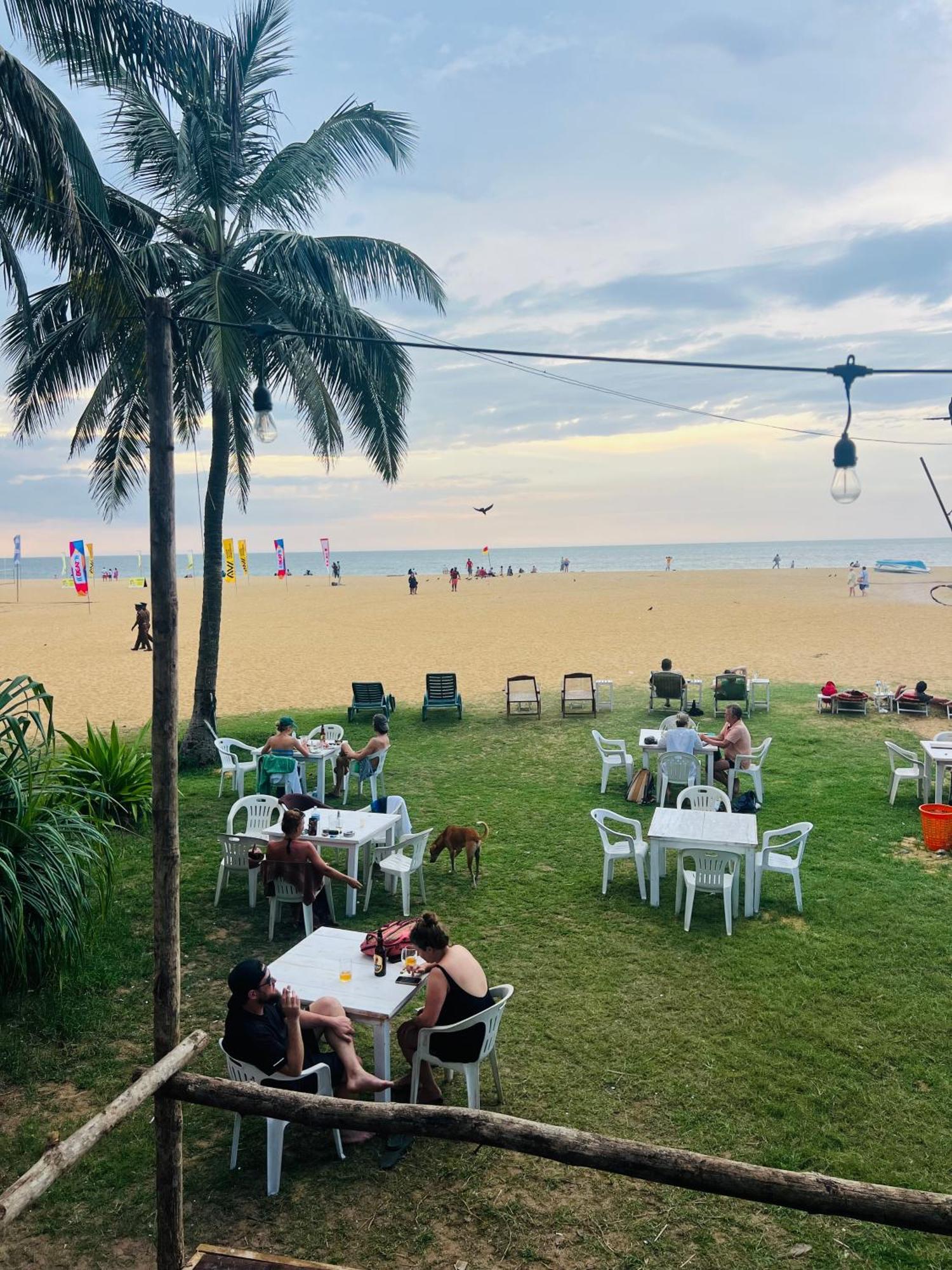 Honey Beach Hostel 니곰보 외부 사진